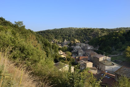 France, Loire, Parc Naturel Regional du Pilat (Natural Regional Park of Pilat), Malleval, medieval village hanging on a rocky outcrop overlooking the gorges of Batalon in the Pilat massif