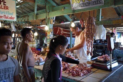 Philippines, Calamian Islands dans le nord de Palawan, Busuanga Island, ville de Coron, marché couvert