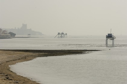 France, Charente-Maritime (17), Fouras, carrelets à la Pointe de la Fumée