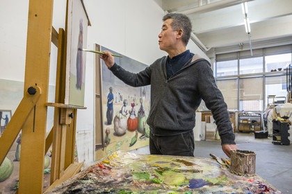 France, l'artiste peintre de Xiao Fan Ru dans son atelier aux Lilas près de Paris