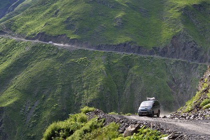 Géorgie, Kakheti, region de Touchétie, la très spectaculaire piste qui relie Telavi à Omalo en passant par le Col d'Abano à 2826 mètres