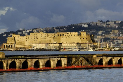 Italie, Campanie, Naples, centre historique classé Patrimoine Mondial de l'UNESCO, Castel dell'Ovo