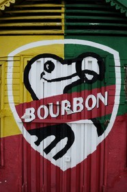 France, Ile de la Reunion, Saint-Gilles-Les-Bains, peinture murale publicitaire pour la bière Bourbon aussi appelée Dodo