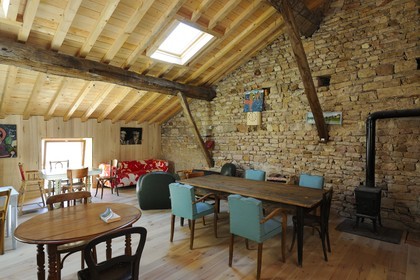 France, Saône et Loire (71), Cluny, Chambres d’hôtes de charme Claire BOUVROT au 6 place du Marché