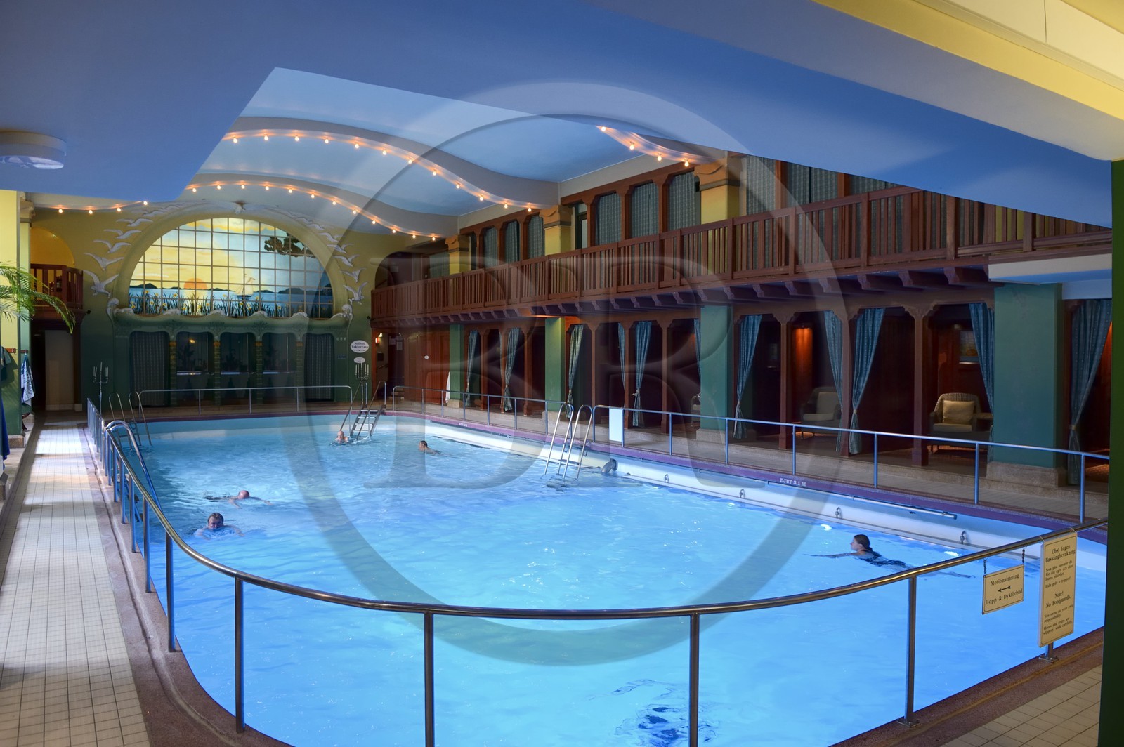 Suède, Stockholm, la piscine et Spa de Centralbadet située dans un immeuble Modern Style avec jardin datant de 1909