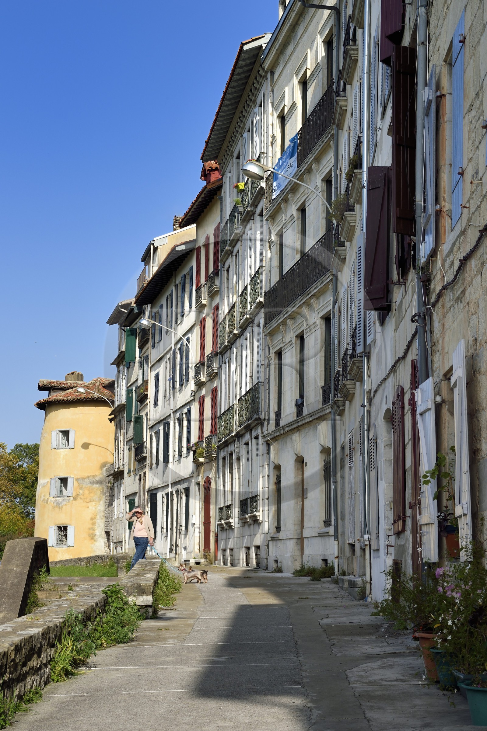 France, Pyrénées-Atlantiques (64), Pays-Basque, Bayonne, la tour vieille-Boucherie boulevard du Rempart Lachepaillet