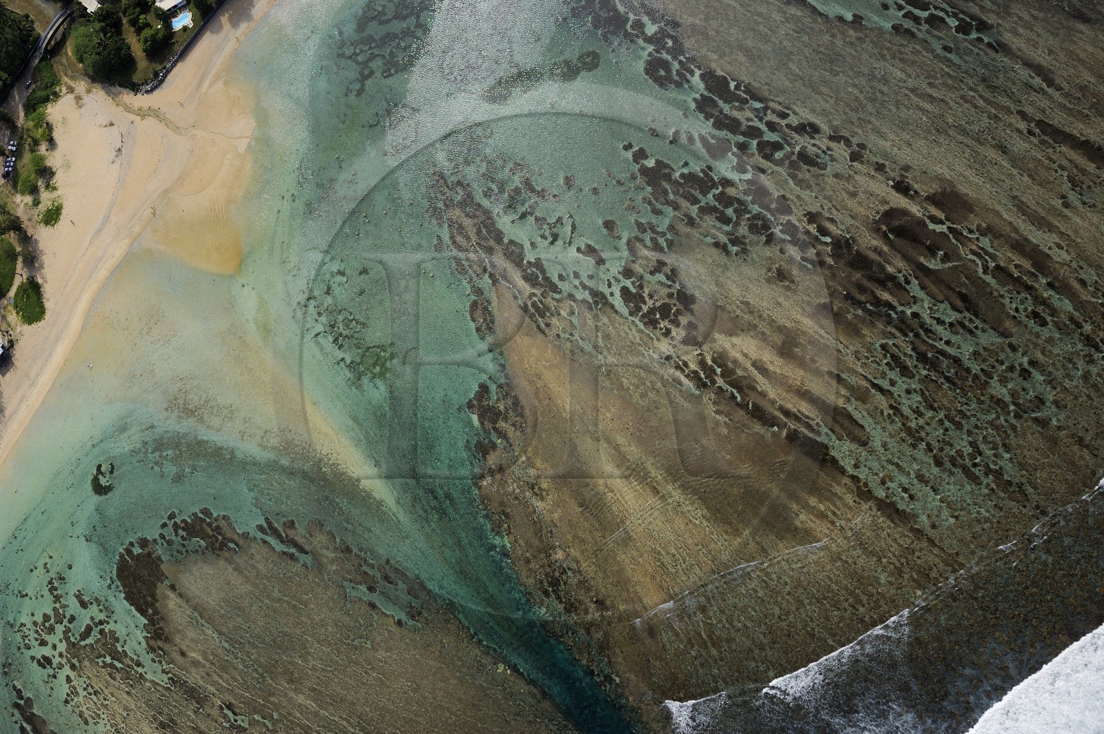 France, île de la Réunion, la Cote Ouest, le lagon de Saint-Gilles-Les-Bains, la Passe de l'Hermitage à l'Ermitage-les-Bains (vue aérienne)