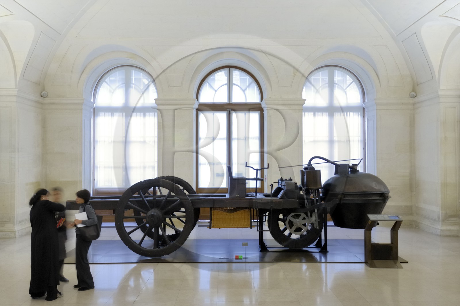 France, Paris (75), musée des Arts et Métiers dans l'église Saint-Martin des Champs, Fardier à vapeur de Nicolas Joseph Cugnot, 1770