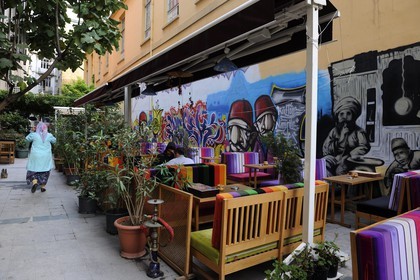 Turkey, Istanbul, Beyoglu, Taksim District, Cafe Narguile in a lane behind Istiklal Caddesi Street