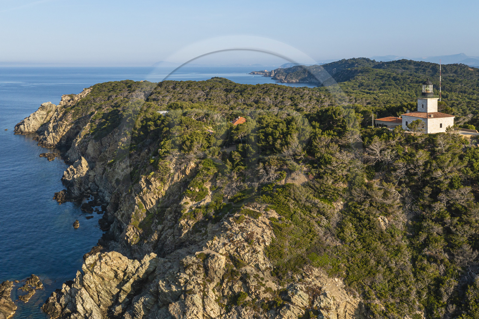 France, Var (83), Iles d'Hyères, parc national de Port Cros, Ile de Porquerolles, le phare (vue aérienne)