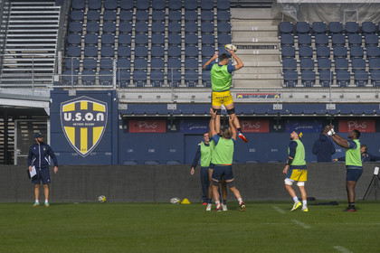 France, Nièvre (58), Sermoise-sur-Loire, stade du Pré-Fleuri, séance d'entrainement des joueurs de l'USON Nevers Rugby