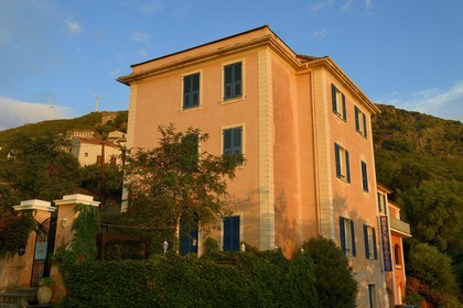 France, Haute-Corse (2B), Cap Corse, commune de Rogliano, village de Bettolacce (Bettulace), Hotel restaurant U Sant ’Agnellu dans un ancien Palazzi ou Maison d'Americain