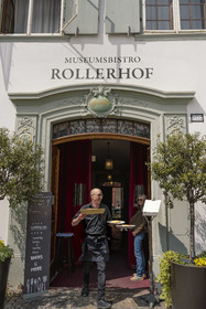 Suisse, Bâle, le vieux Bâle, restaurant Museumsbistro Rollerhof sur la Munsterplatz