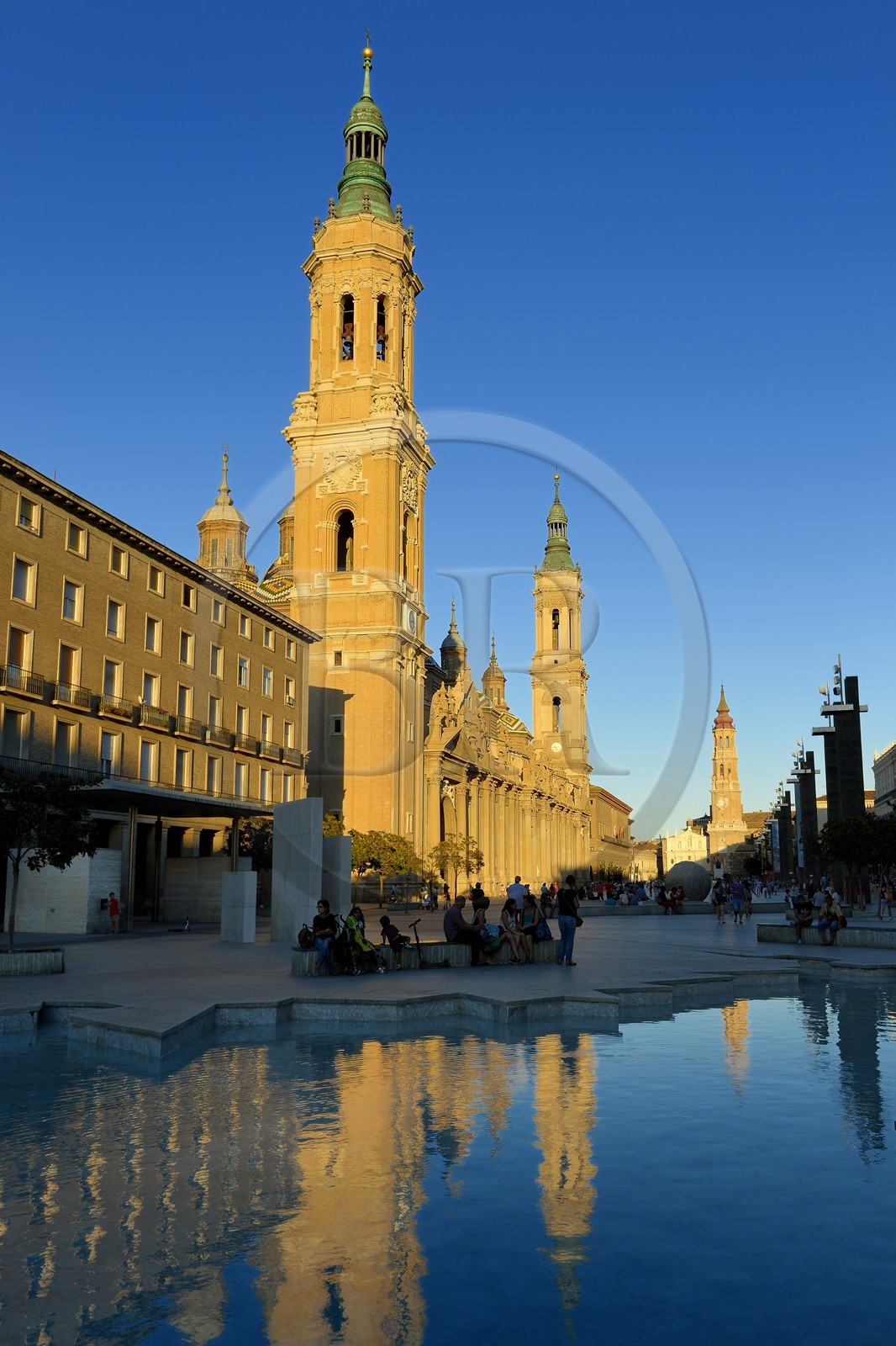 Espagne, Aragon, Saragosse, Plaza del Pilar, Basilique del Pilar (Notre-Dame du Pilier) Espagne, Aragon, Saragosse, Plaza del Pilar, Basilique del Pilar (Notre-Dame du Pilier)