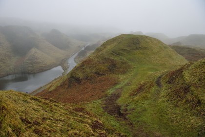 Royaume-Uni, Ecosse, région des Highlands, les Hébrides, Ile de Skye, Uig, le Fairy Glen (vallée féérique) du côté ouest de Trotternish à Balnacnoc
