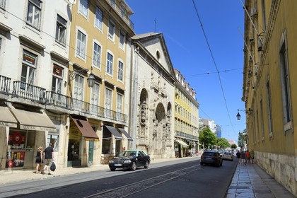 Portugal, Lisbonne, quartier de Baixa pombalin, rua da Alfandega derrière la Praca do Comercio (Place du Commerce)