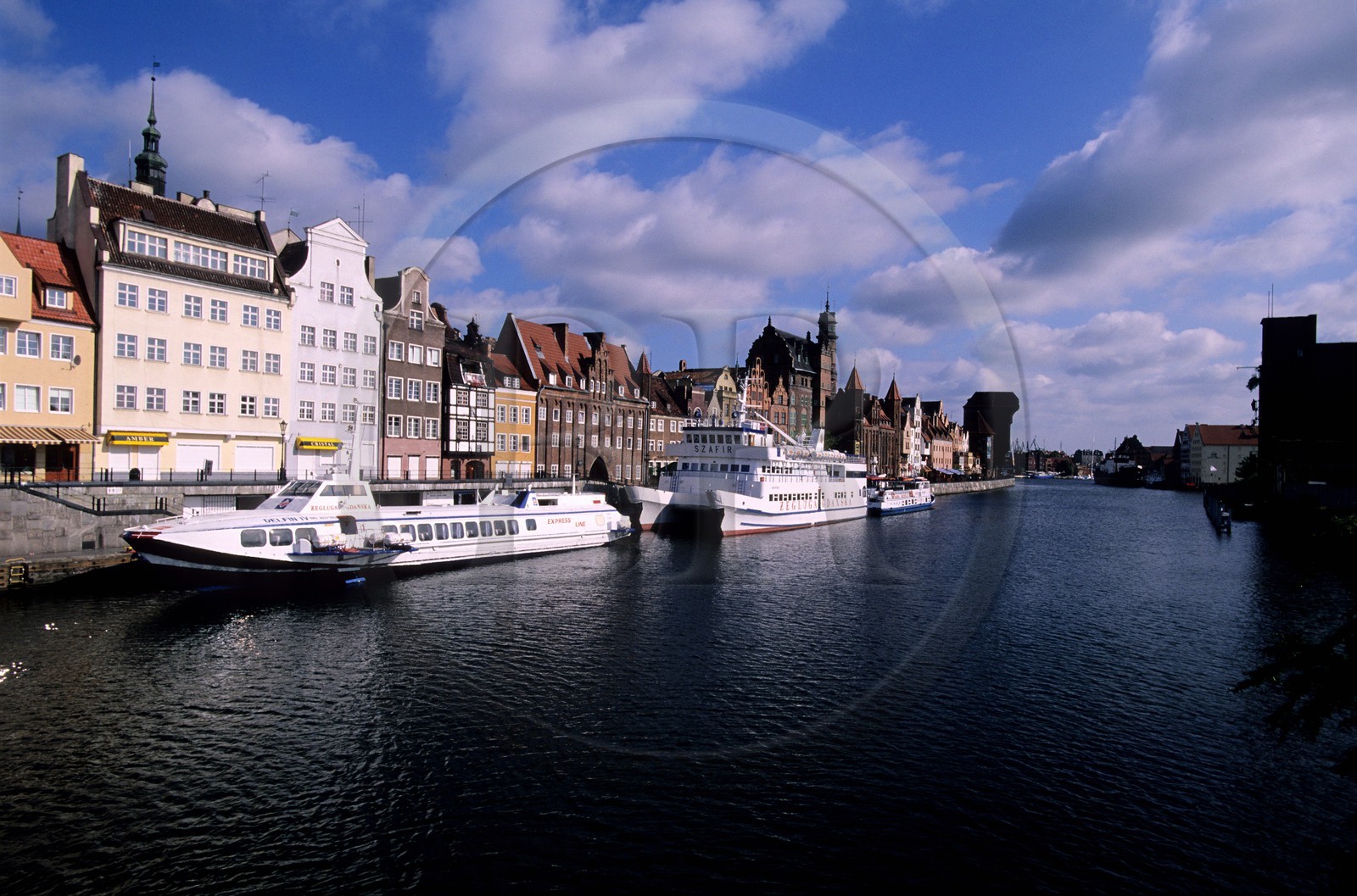 Pologne, Poméranie Orientale, Gdansk, le Long-Quai (Dlugie Pobrzeze) du vieux port Pologne, Poméranie Orientale, Gdansk, le Long-Quai (Dlugie Pobrzeze) du vieux port