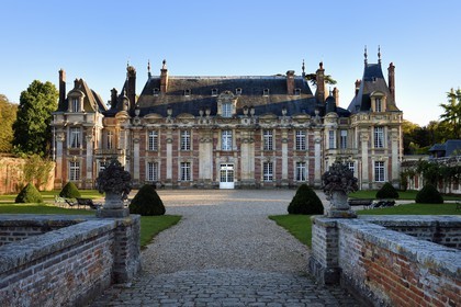 France, Seine-Maritime (76), Pays de Caux, Tourville-sur-Arques, château de Miromesnil, lieu de naissance de l'écrivain Guy de Maupassant, facade Nord