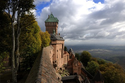 France, Bas Rhin, Orschwiller, Alsace Wine Road, Haut Koenigsbourg Castle, the dungeon and the south lodging house seen from the Grand Bastion