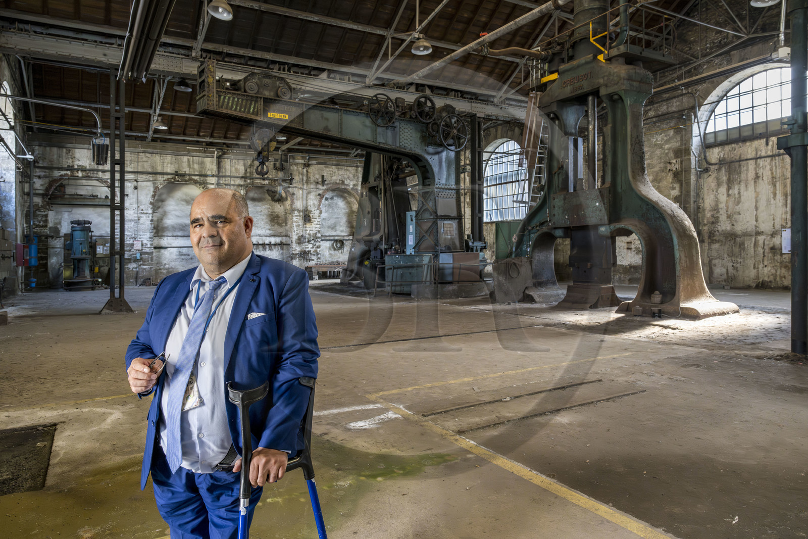 France, Finistère (29), Brest, l'arsenal, le port militaire est une base navale de la Marine nationale, marteau-pilon des forges dans les anciens ateliers de l’anse de Pontaniou, Hervé Bedri chargé du patrimoine historique de la Marine Nationale sur toute la façade Atlantique