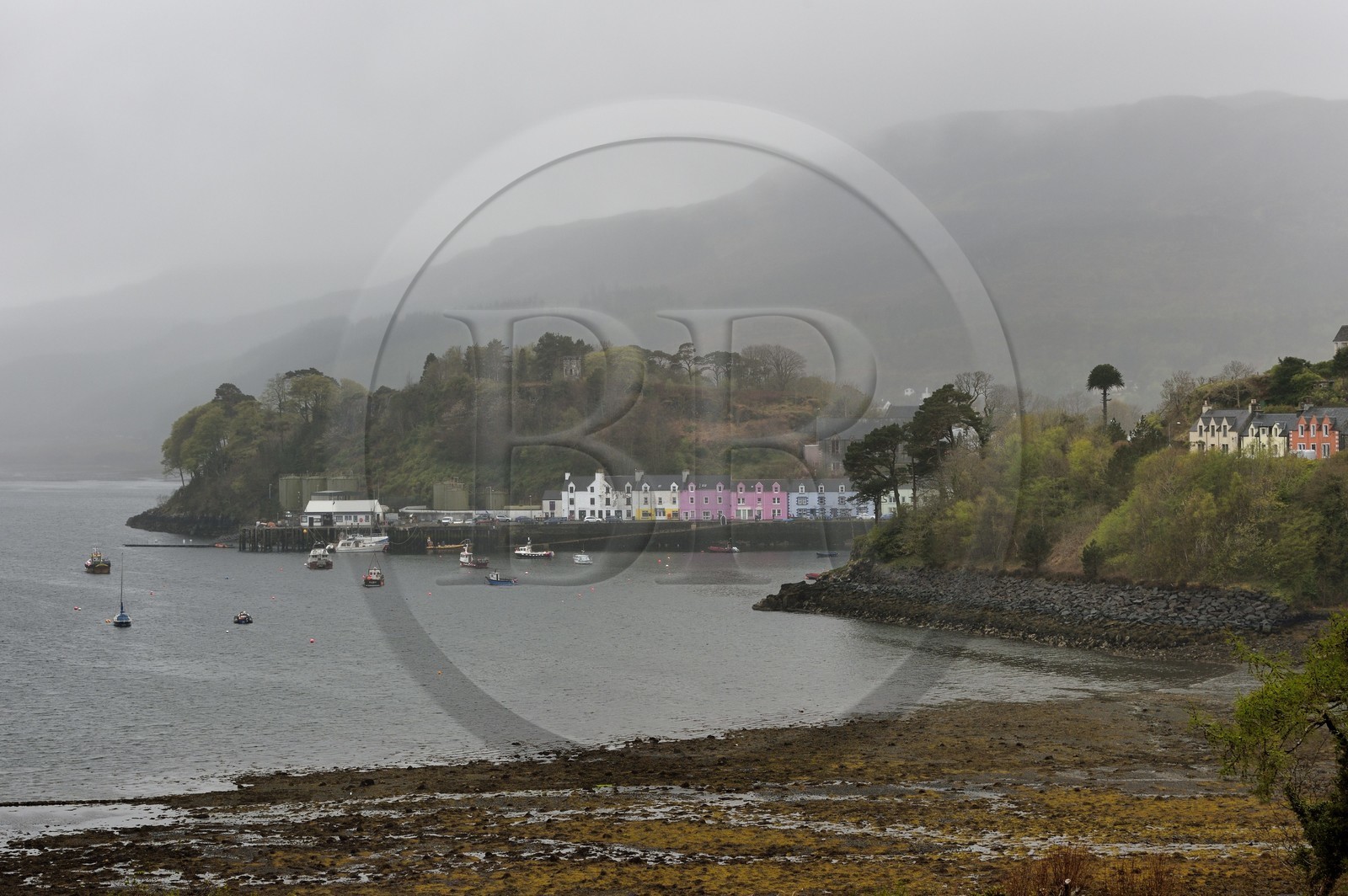 Royaume-Uni, Ecosse, région des Highlands, les Hébrides, Ile de Skye, le port de pêche de Portree
