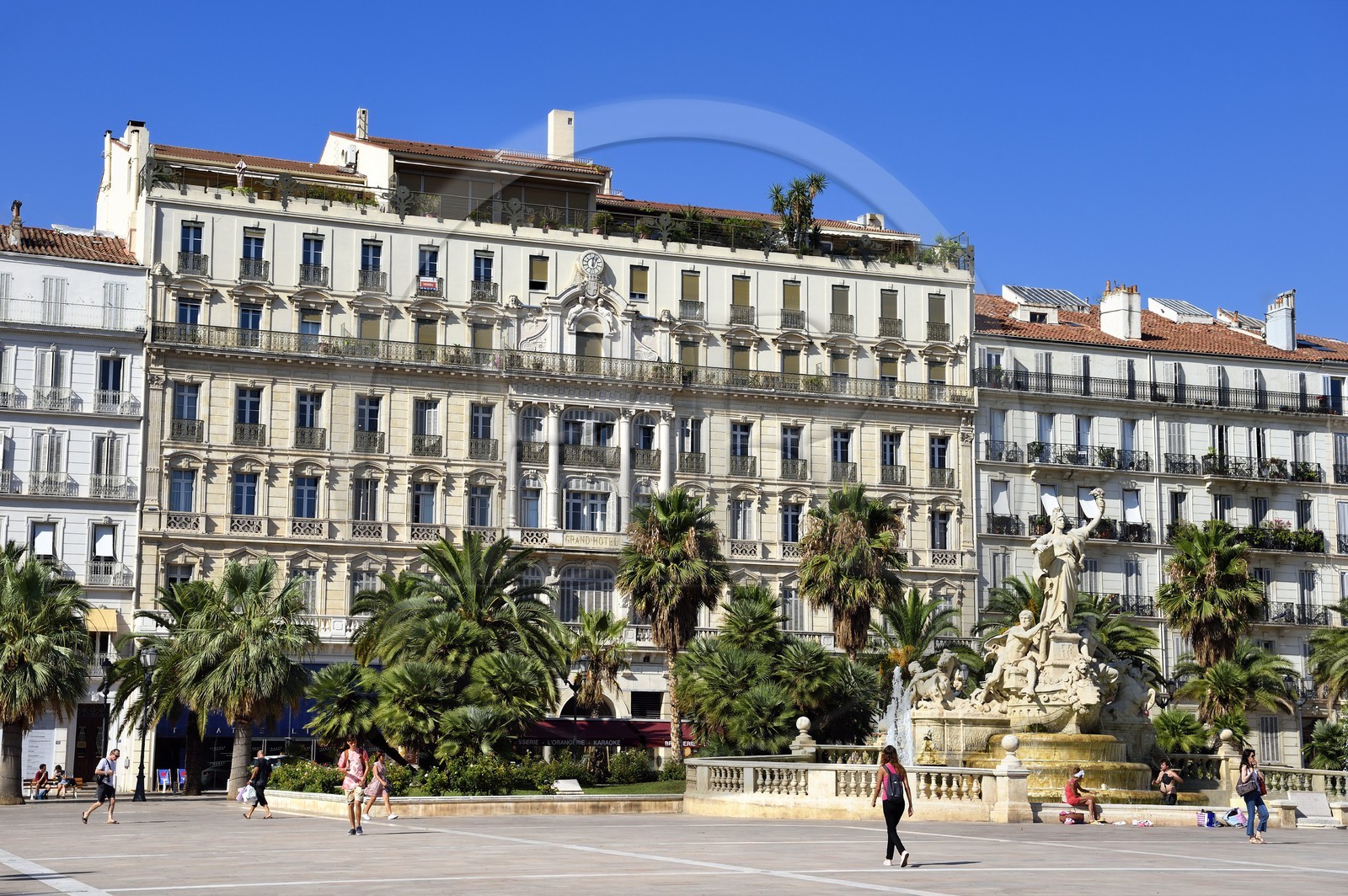 France, Var (83), Toulon, l'ancien Grand Hotel sur la place de la Liberté