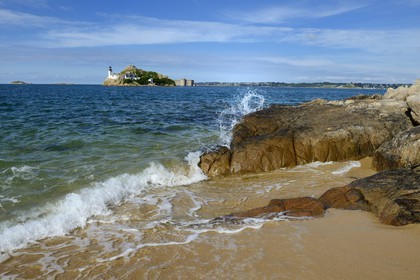 France, Finistere, Morlaix bay, Carantec, lighthouse of Louet island and the Chateau du Taureau seen from the beach of the Pointe de Penn al Lann
