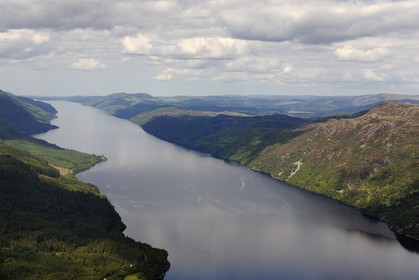Royaume-Uni, Ecosse, Highland, le Loch Ness à la hauteur de Fort Augustus (vue aérienne)