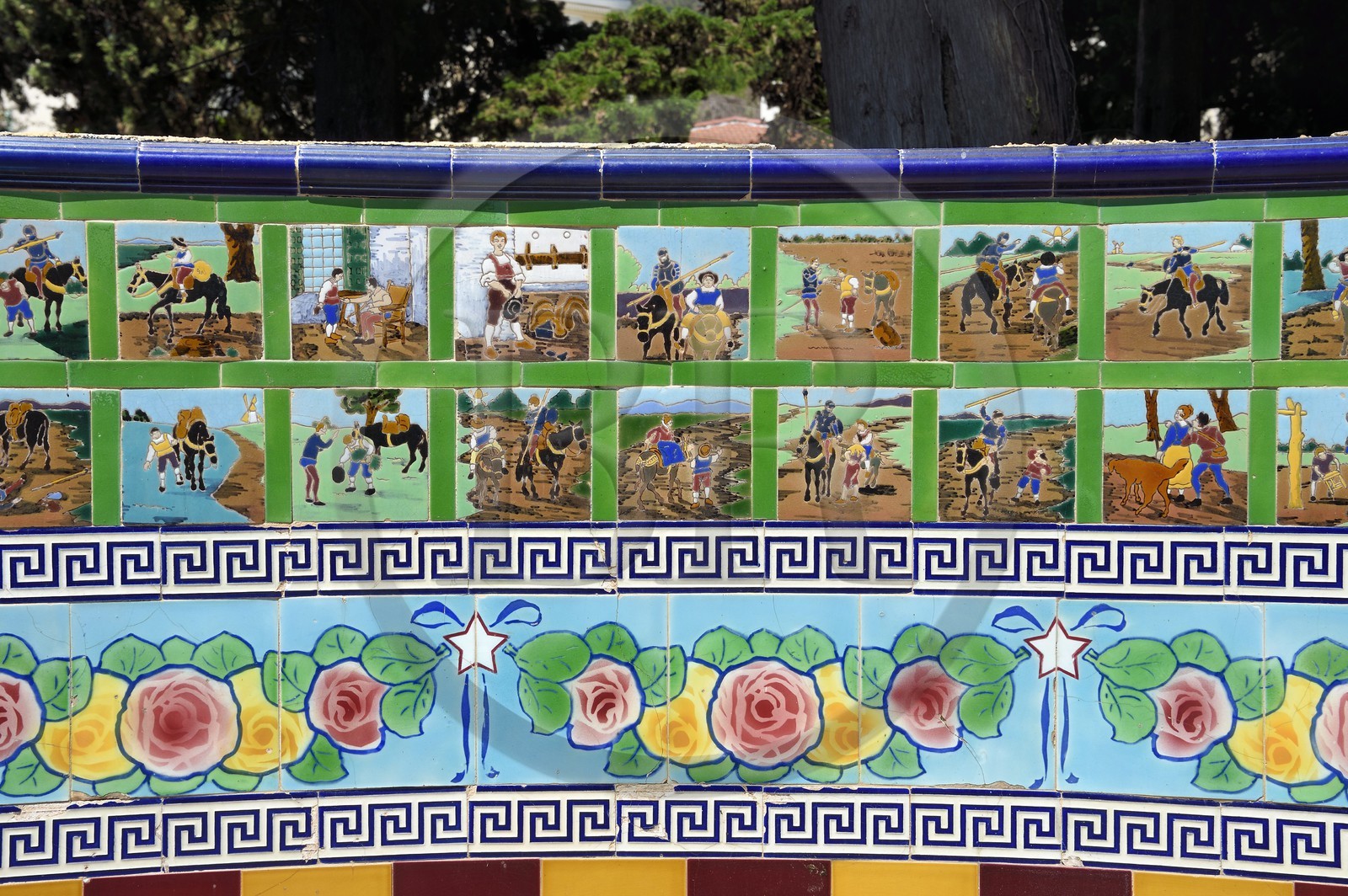 France, Alpes-Maritimes (06), Menton, Jardin Fontana Rosa, Rotonde de Cervantès, bancs décorés de carreaux de céramique illustrant les aventures de Don Quichotte