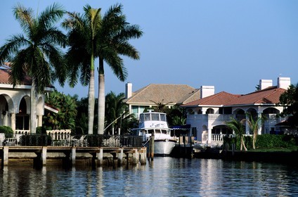 Etats-Unis, Floride, ville de Boca Raton, belles demeures derrière Spanish River Park