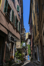 Italy, Liguria, Cinque Terre National Park listed as World Heritage by UNESCO, via Solferino narrow alley in the village of Corniglia