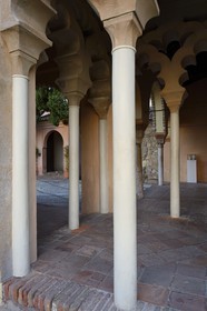 Espagne, Andalousie, Malaga, la Alcazaba, piliers dans la tour de Maldonnado et de l'Armure Mudéjar