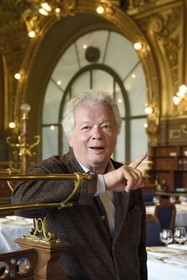 France, Paris, gare de Lyon (train station), restaurant Le Train bleu, Gilles Pudlowski