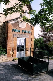 France, Haute Garonne, Saint Felix Lauragais, Small building of the Public Weight