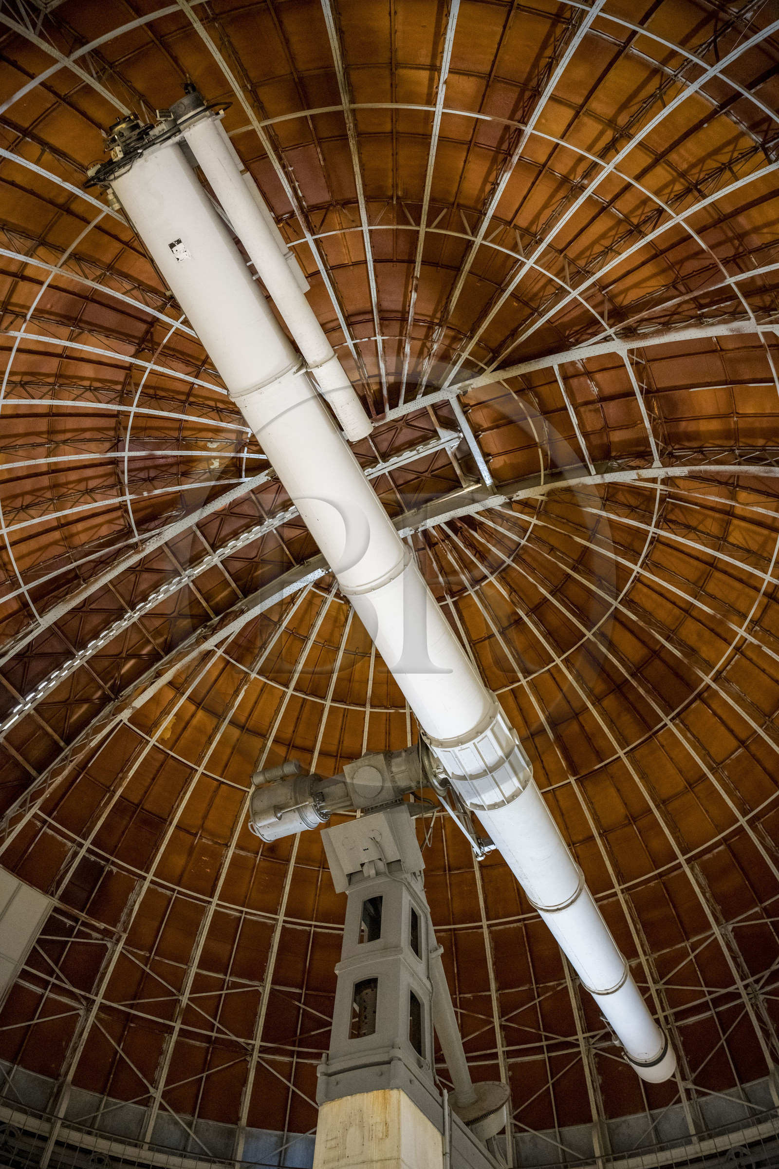 France, Alpes-Maritimes (06), Nice, le Mont Gros, l'observatoire conçu par l'architecte Charles Garnier, la coupole Bischoffsheim est réalisée par l'ingénieur Gustave Eiffel, la lunette astronomique équipant le Grand Equatorial, longue de 18 mètres, avec une lentille de 76 cm de diamètre