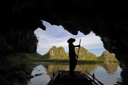 Vietnam, province de Ninh Binh, région surnommée la baie d'Halong terrestre, grotte de la réserve naturelle de Van Long