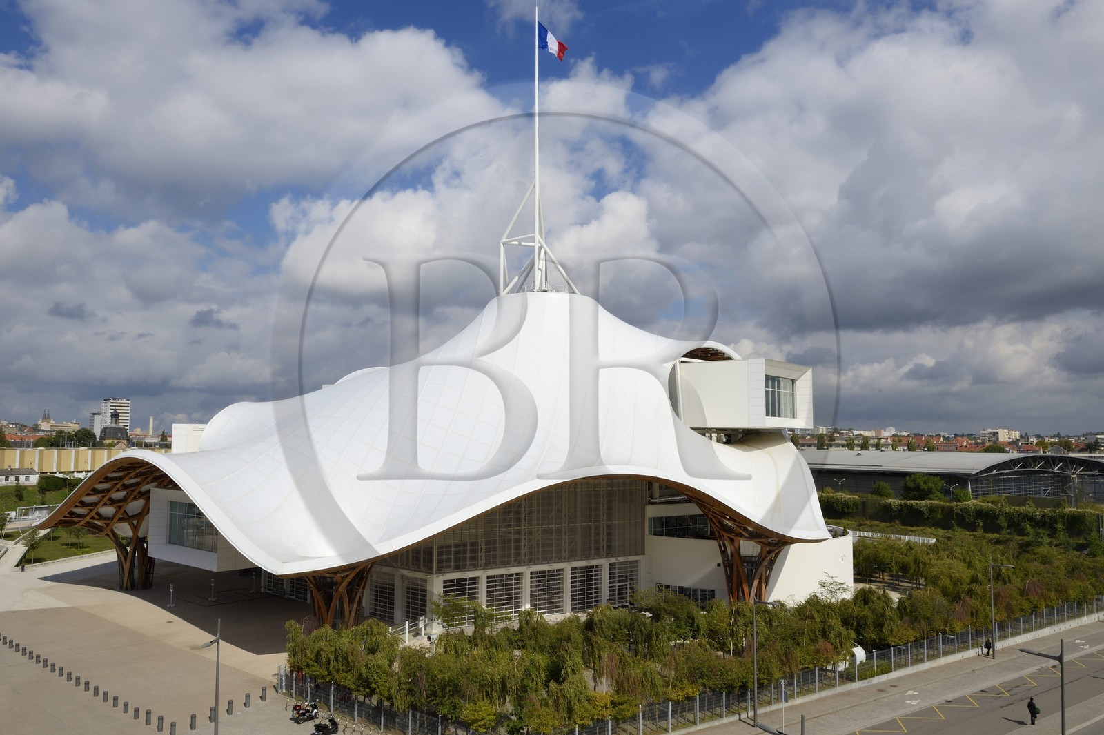 France, Moselle, Metz, Amphitheatre district, Centre Pompidou Metz, art center designed by architects Shigeru Ban and Jean de Gastines France, Moselle, Metz, Amphitheatre district, Centre Pompidou Metz, art center designed by architects Shigeru Ban and Jean de Gastines