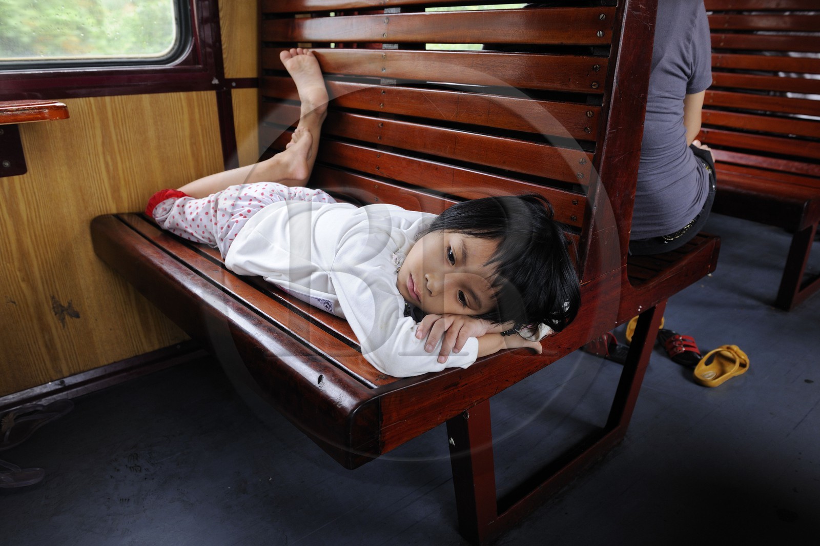 Vietnam, train de jour de Lao Cai à Hanoï, classe assis dur climatisé