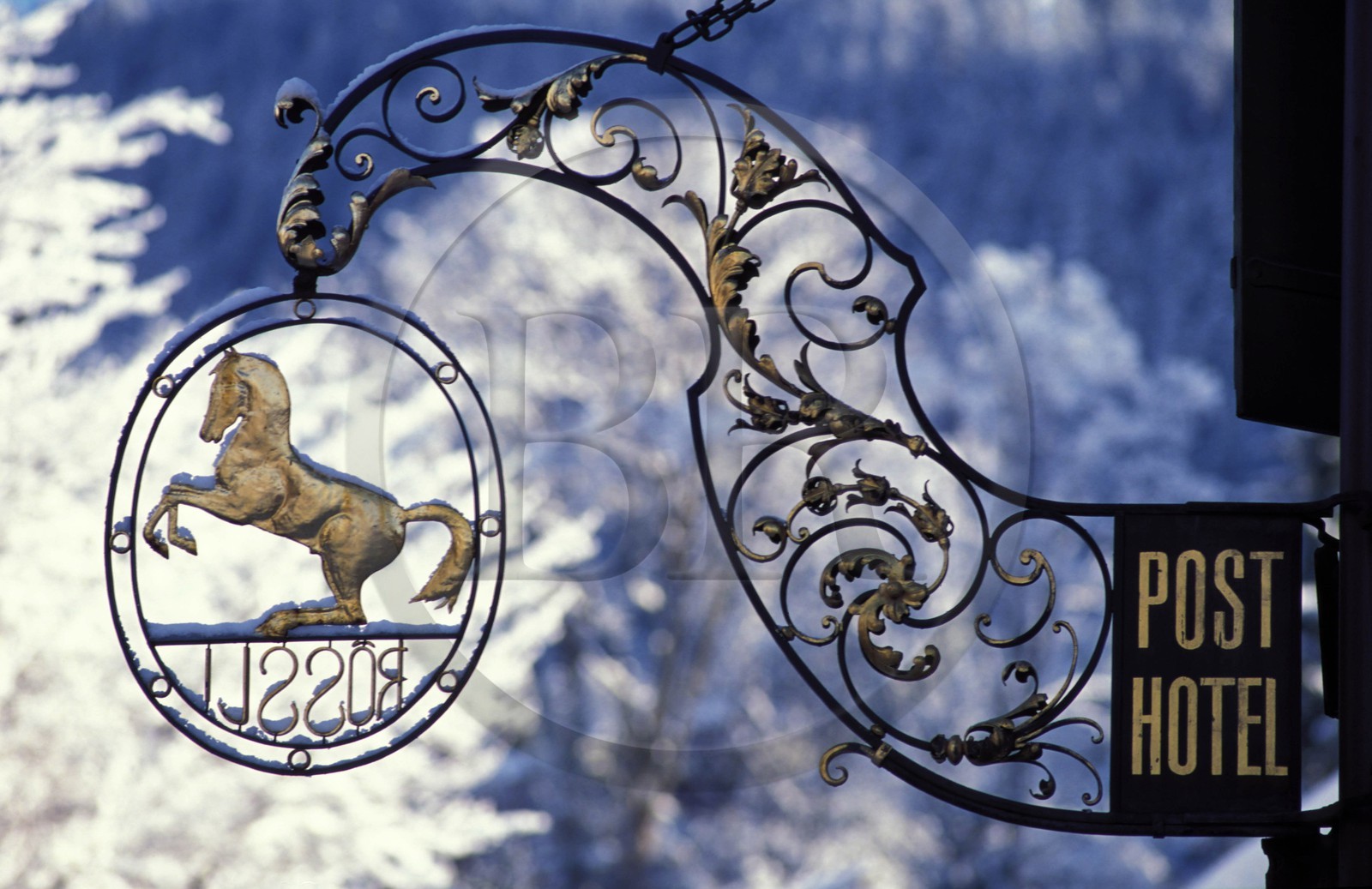 Suisse, région de Bern (Oberland Bernois), Saanenland, Gstaad, enseigne de l' hôtel de la poste