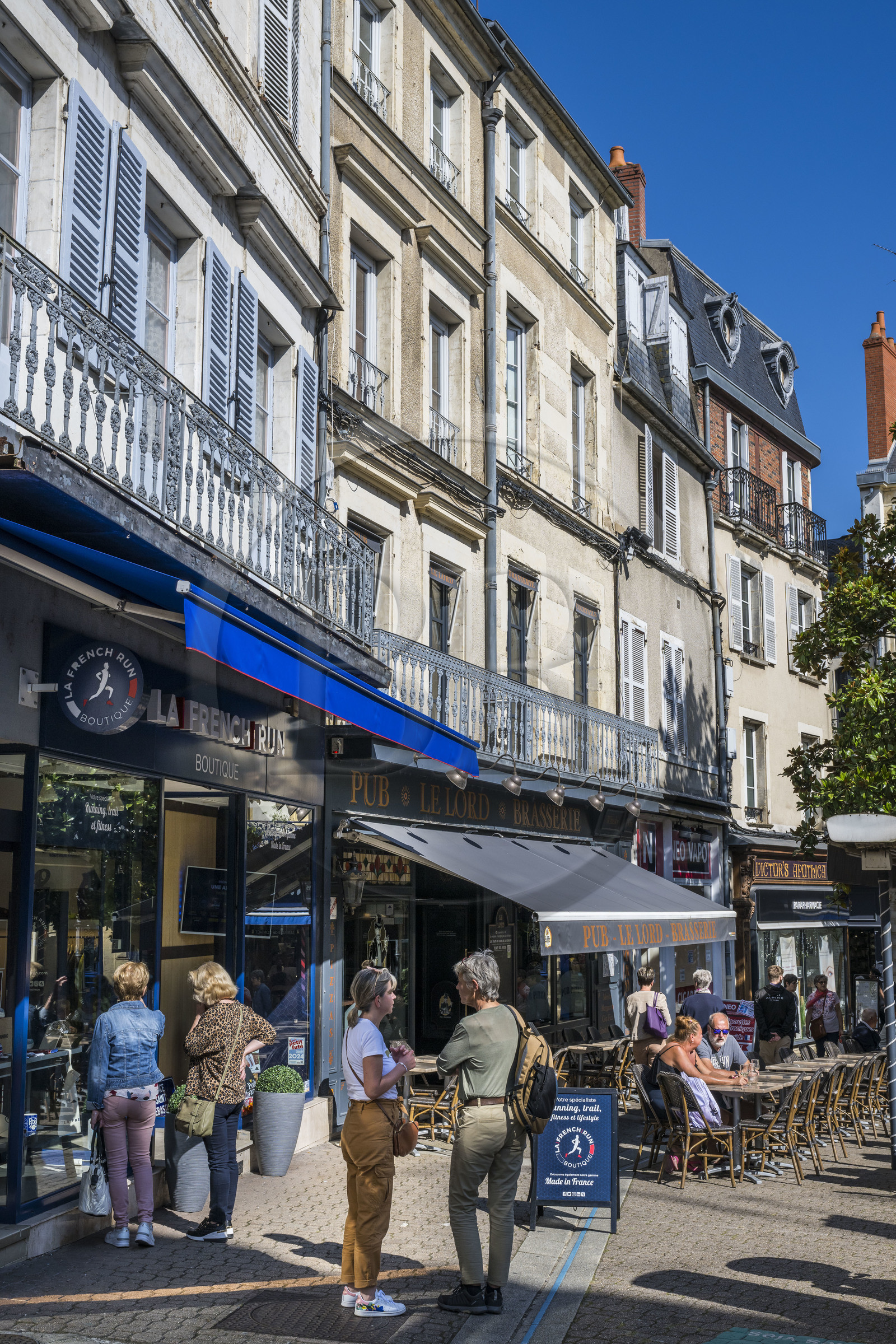 France, Nièvre (58), Nevers, place Saint-Sébastien