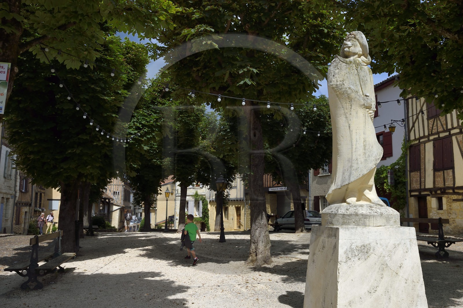 France, Dordogne (24), Périgord Pourpre, Bergerac, place de la Myrpe, statue de Cyrano de Bergerac