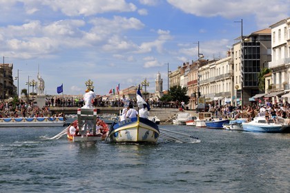 France, Herault, Sete, canal Royal (Royal Canal), Fete de la Saint Louis (St Louis's feast), sea jousting