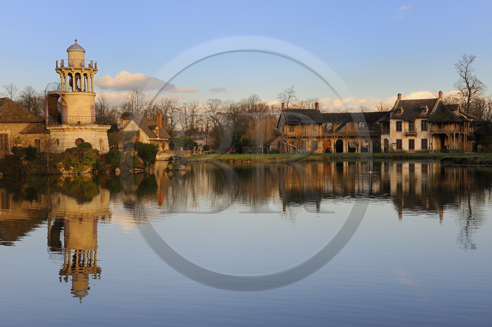 France, Yvelines (78), château de Versailles, classé Patrimoine Mondial de l'UNESCO, le domaine de Marie-Antoinette, le Hameau de la Reine, la tour de Marlborough