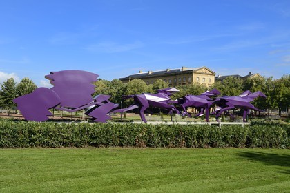 France, Moselle (57), Metz, l'Esplanade, sculpture le Carrosse de l'artiste Xavier Veilhan qui représente la fuite à Varennes de Louis XVI