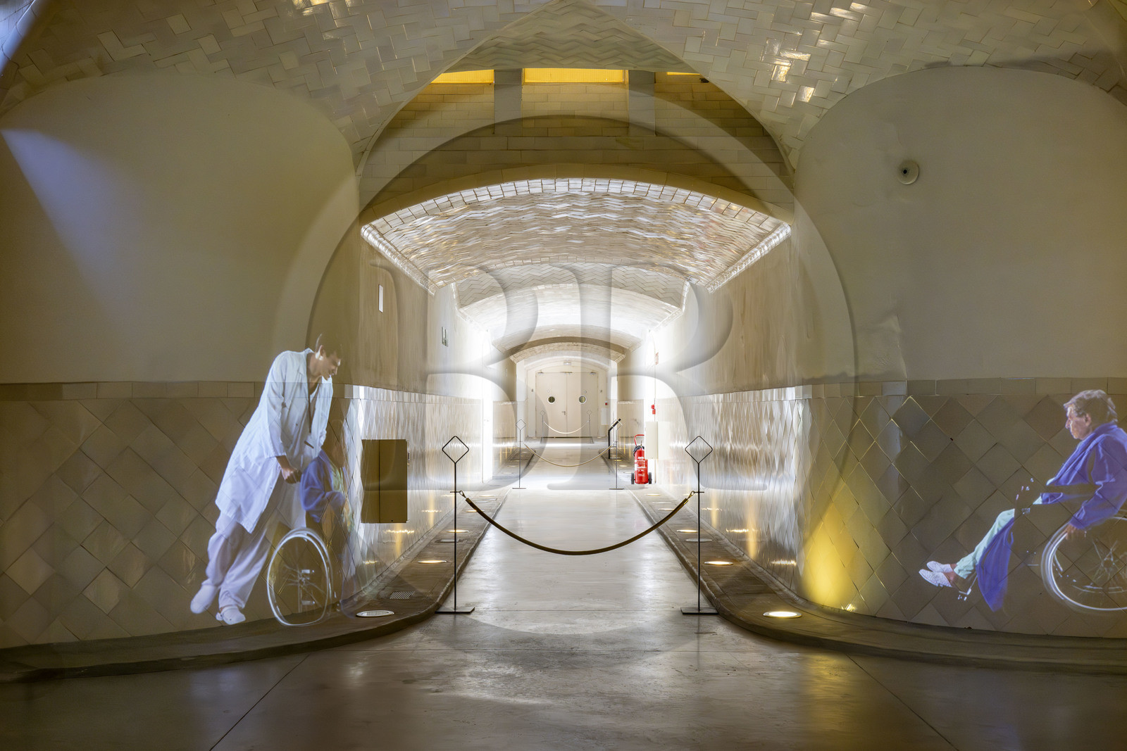Espagne, Catalogne, Barcelone, quartier d'El Guinardo, ancien Hospital de la Santa Creu i de Sant Pau classé Patrimoine Mondial de l'UNESCO, de style moderniste par l'architecte Domenech i Montaner, aujourd'hui un musée et un centre culturel, il était composé de pavillons reliés par des souterrains