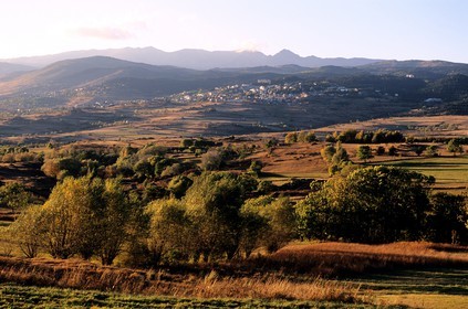 France, Pyrénées-Orientales (66), haut-plateau de la Cerdagne et Font-Romeu au fond