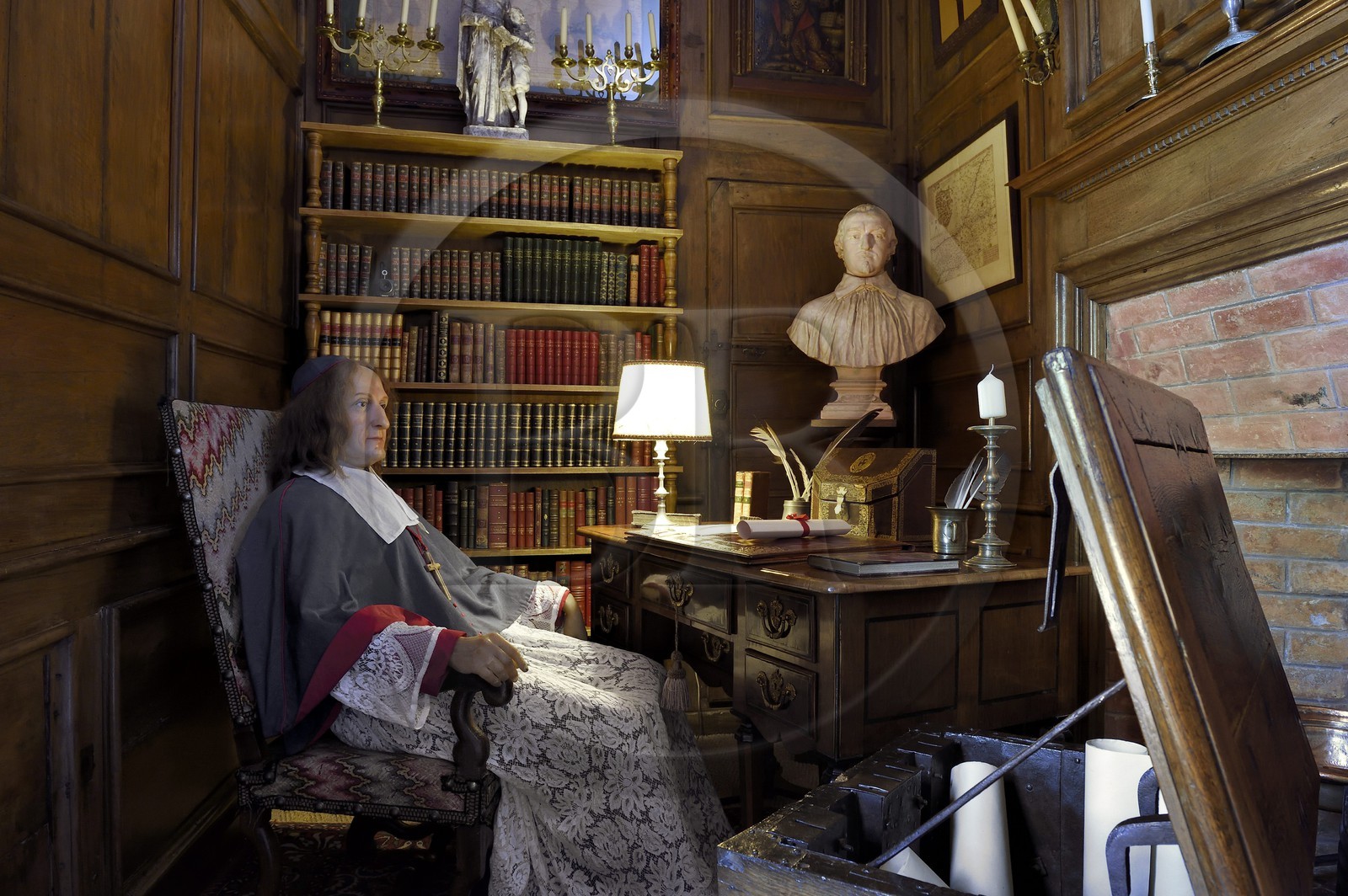 France, Dordogne (24), Périgord Noir, vallée de la Dordogne, Sainte-Mondane, le chateau de Fénelon, mannequin en cire représentant Fénelon assis à son bureau