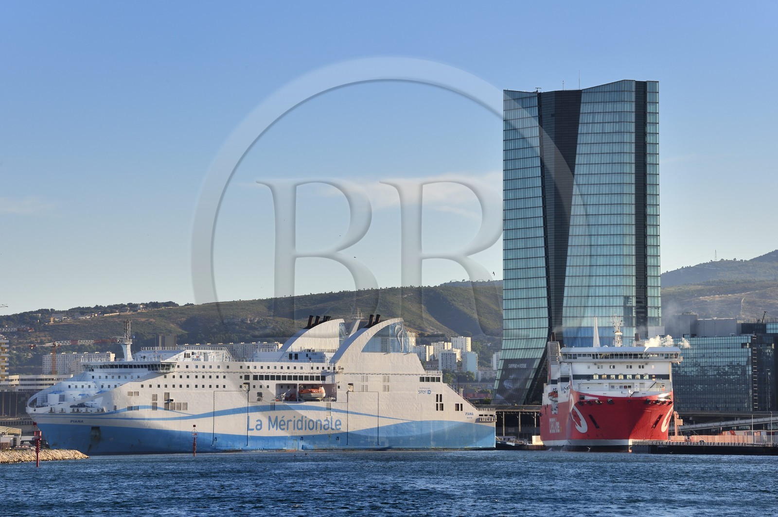 France, Bouches-du-Rhône (13), Marseille, Zone Euroméditerranée, Grand Port Maritime, quartier des Docks, tour CMA CGM de l'architecte Zaha Hadid