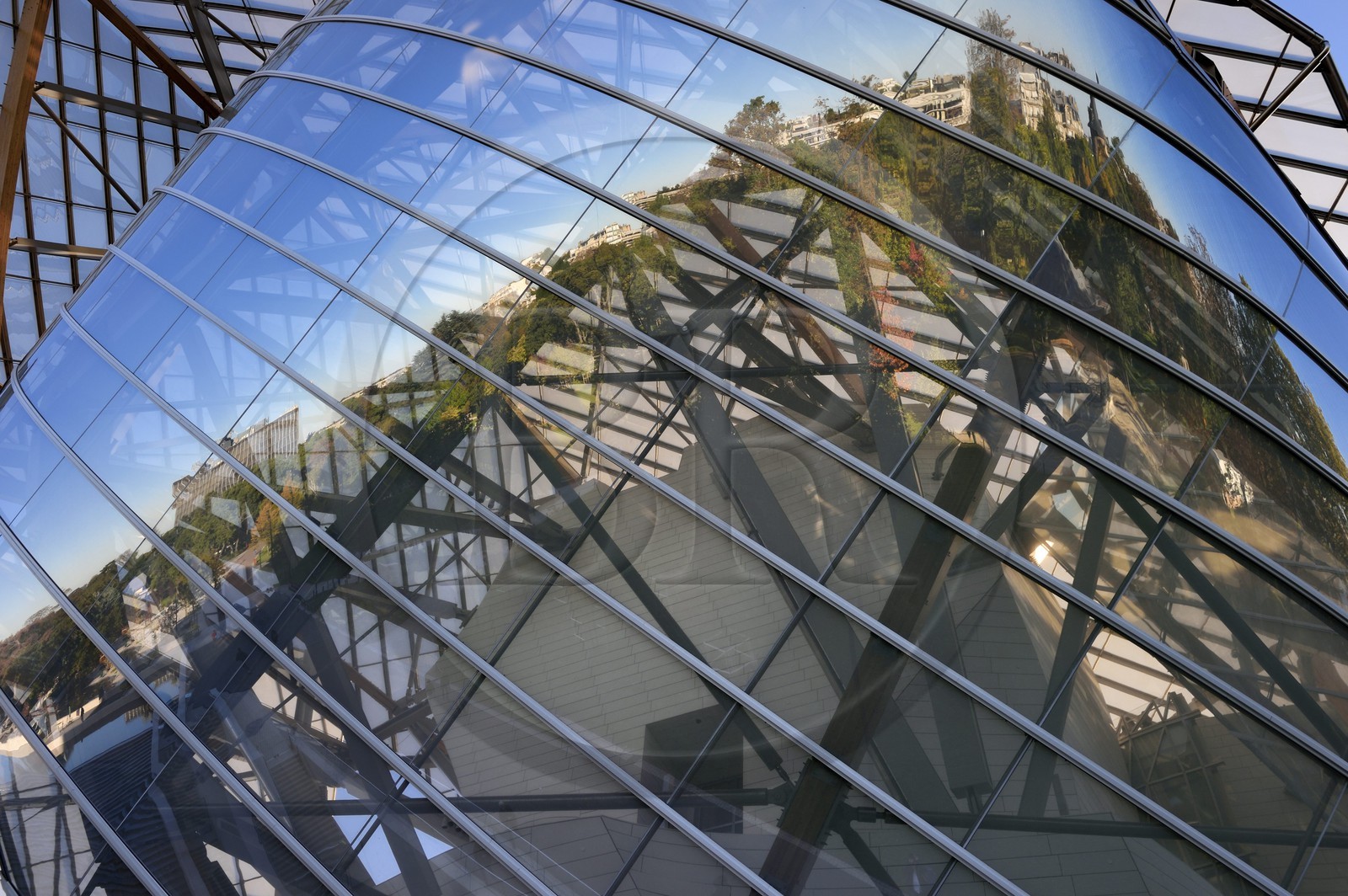 France, Paris (75), la Fondation Louis Vuitton de l'architecte Frank Gehry (Demande d'autorisation nécessaire avant publication)