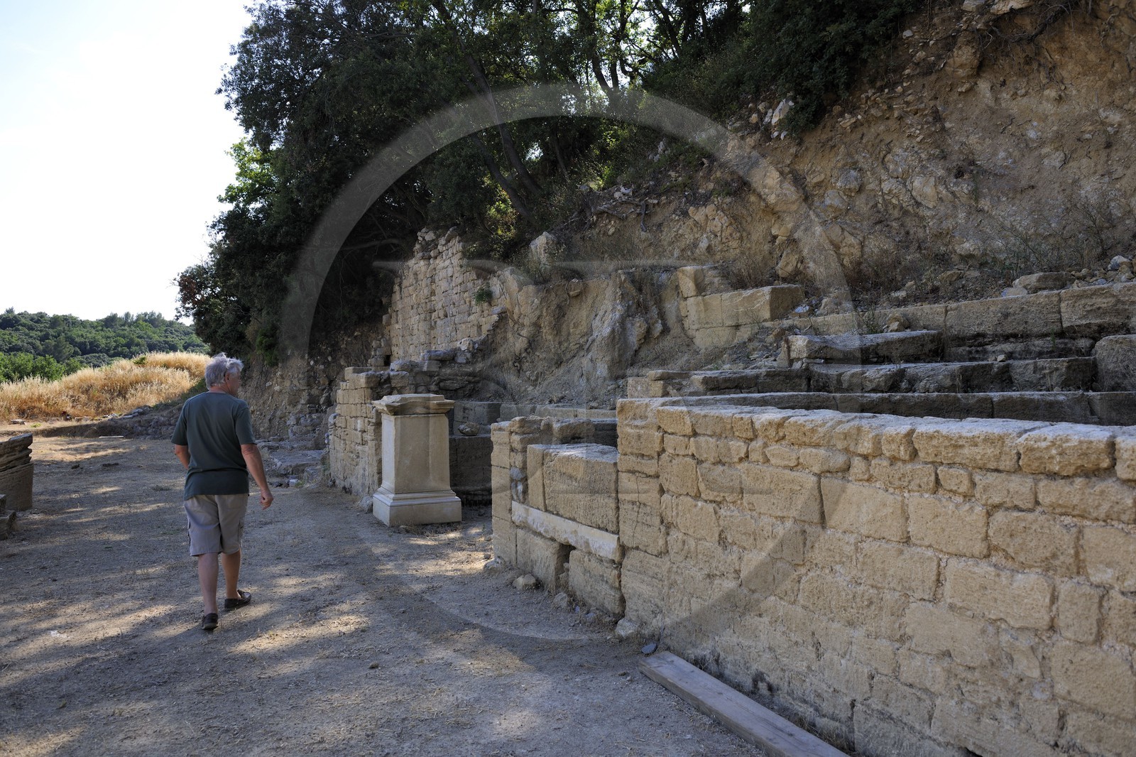 France, Hérault (34), fouilles sur la colline du Castellas à Murviel-lès-Montpellier correspond à l'emplacement d'une importante agglomération antique de la fin de l'âge du fer jusqu'au IIe siècle après J.-C. France, Hérault (34), fouilles sur la colline du Castellas à Murviel-lès-Montpellier correspond à l'emplacement d'une importante agglomération antique de la fin de l'âge du fer jusqu'au IIe siècle après J.-C.